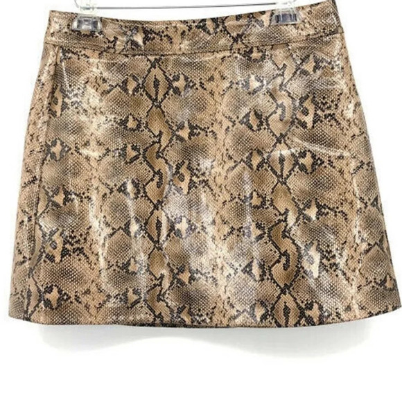 BlankNYC Faux Leather Mini Skirt Snakeskin Python - Picture 3 of 5